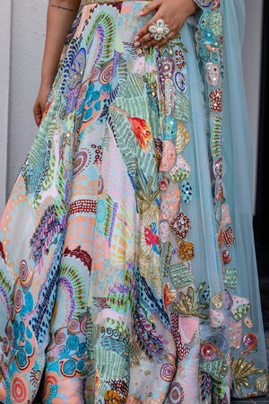 Gardenia Highlighted Lehenga Set Paidawn With Highlighted Blouse And Applique Dupatta image 2