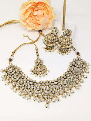 Golden Menka Necklace Set image 1