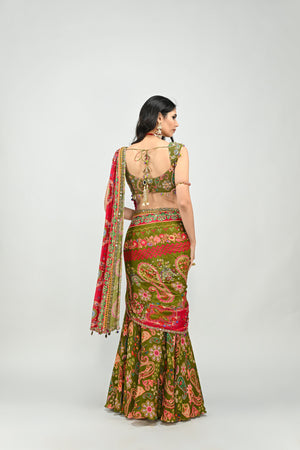Olive Highlighted Dual Pre-stitched Saree Paired With Badla Embroidered Green Blouse image 4