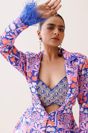 Saphire Power Suit image 6