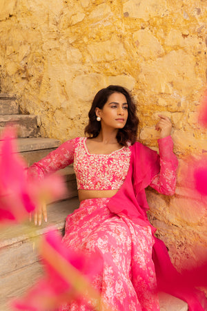 Pink Floral Embroidered Georgette Saree image 5