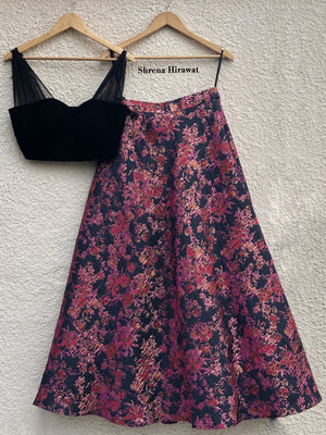 Black Velvet Blouse with Hot Pink Skirt - M image