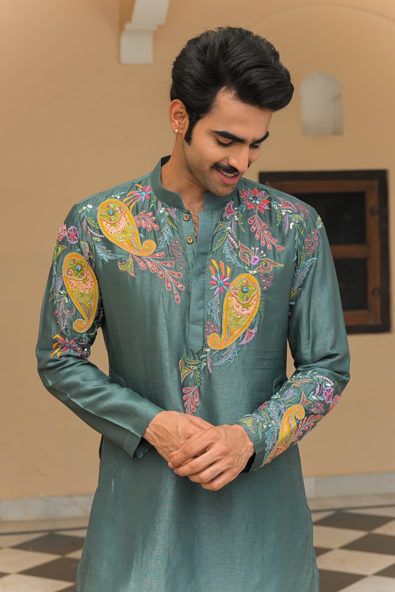 Thread Work Patch Embroidered Kurta Paired with Straight Pants