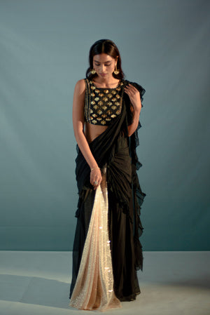 Black Feather Details Saree Set image 3