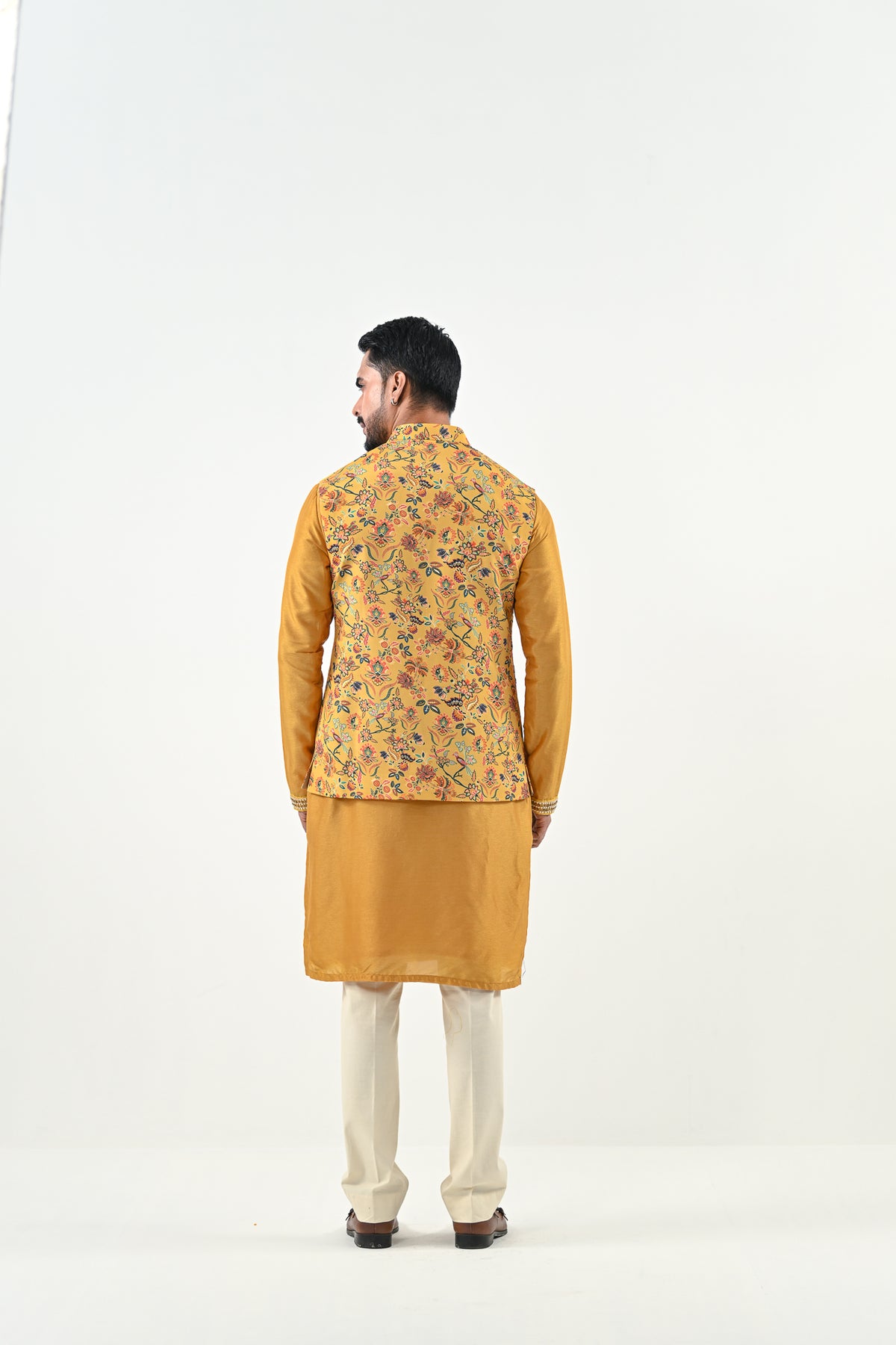 MARIGOLD HIGHLIGHTED BUNDI WITH KURTA SET image 1