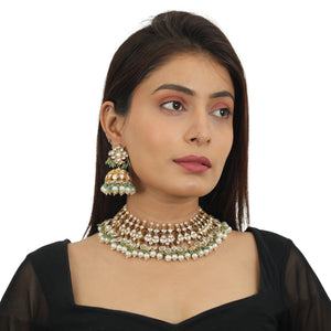 White Stone And Green Emerald Necklace Set image 3