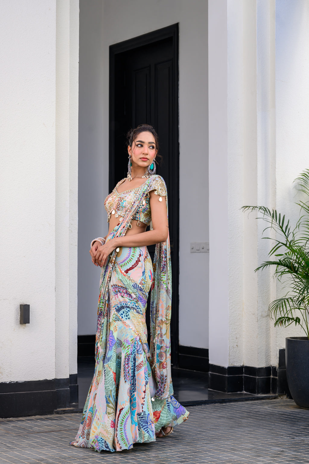 Gardenia Highlighted Saree Paidwan with Hand Work Mirror Blouse image 7
