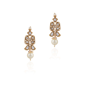 Off White Pearl and Jadtar Elegance Choker Set image 1