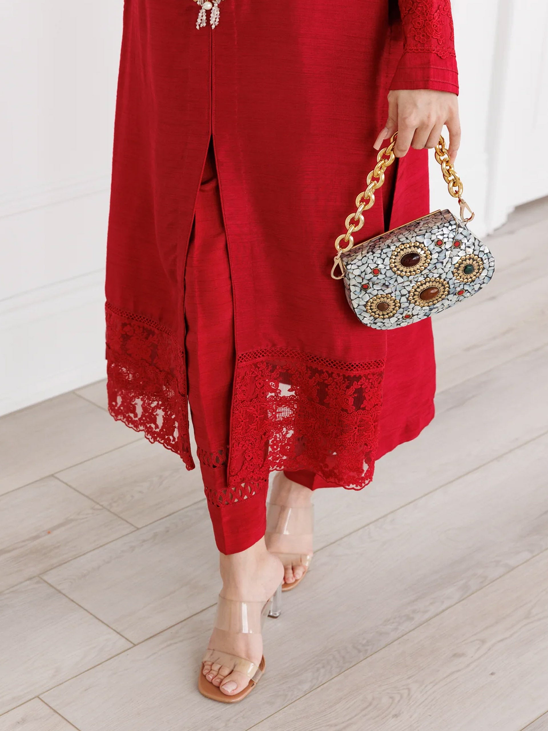 VOGUE Clutch image 1