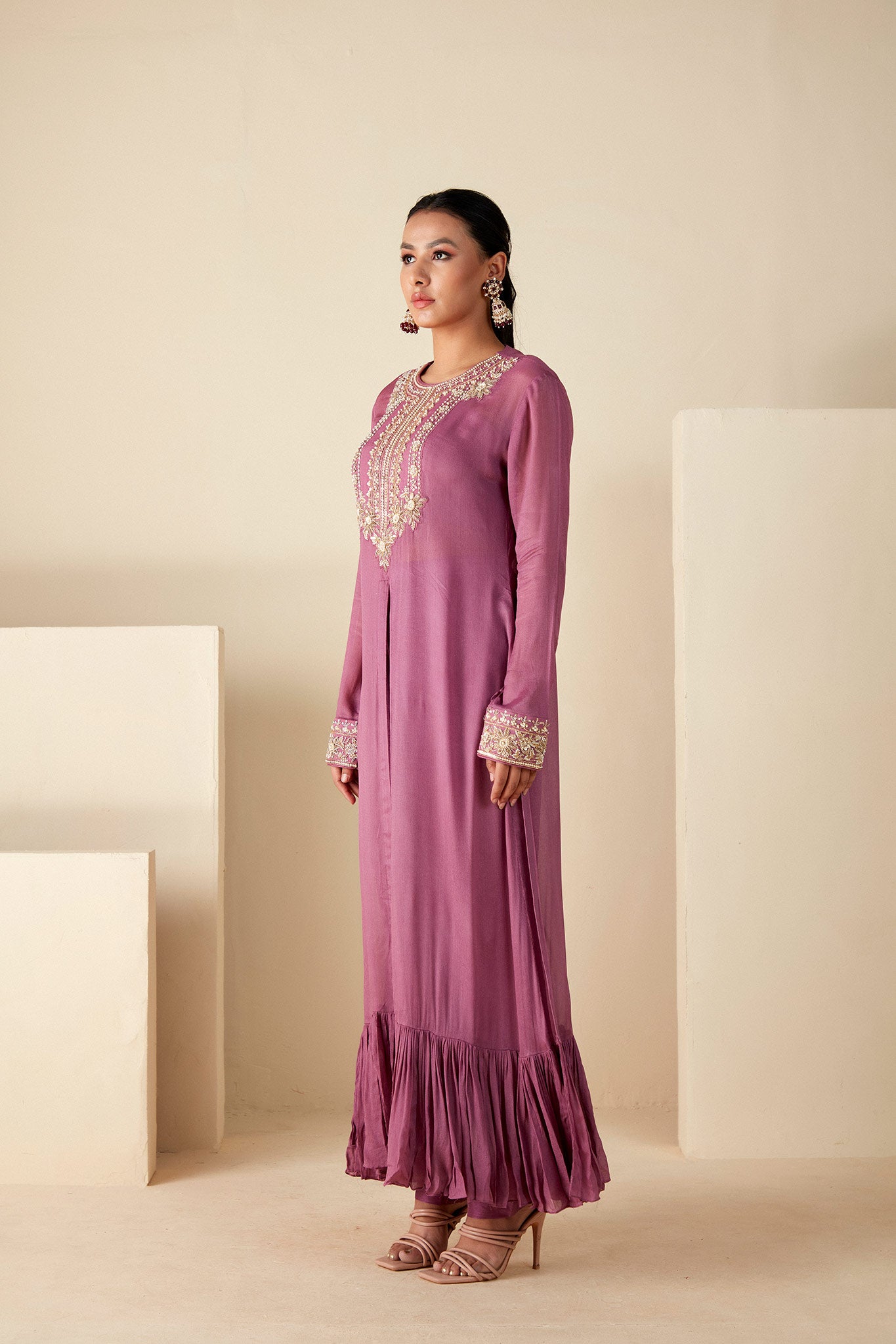 Mauve Majesty Zardosi Kurta Set image 3