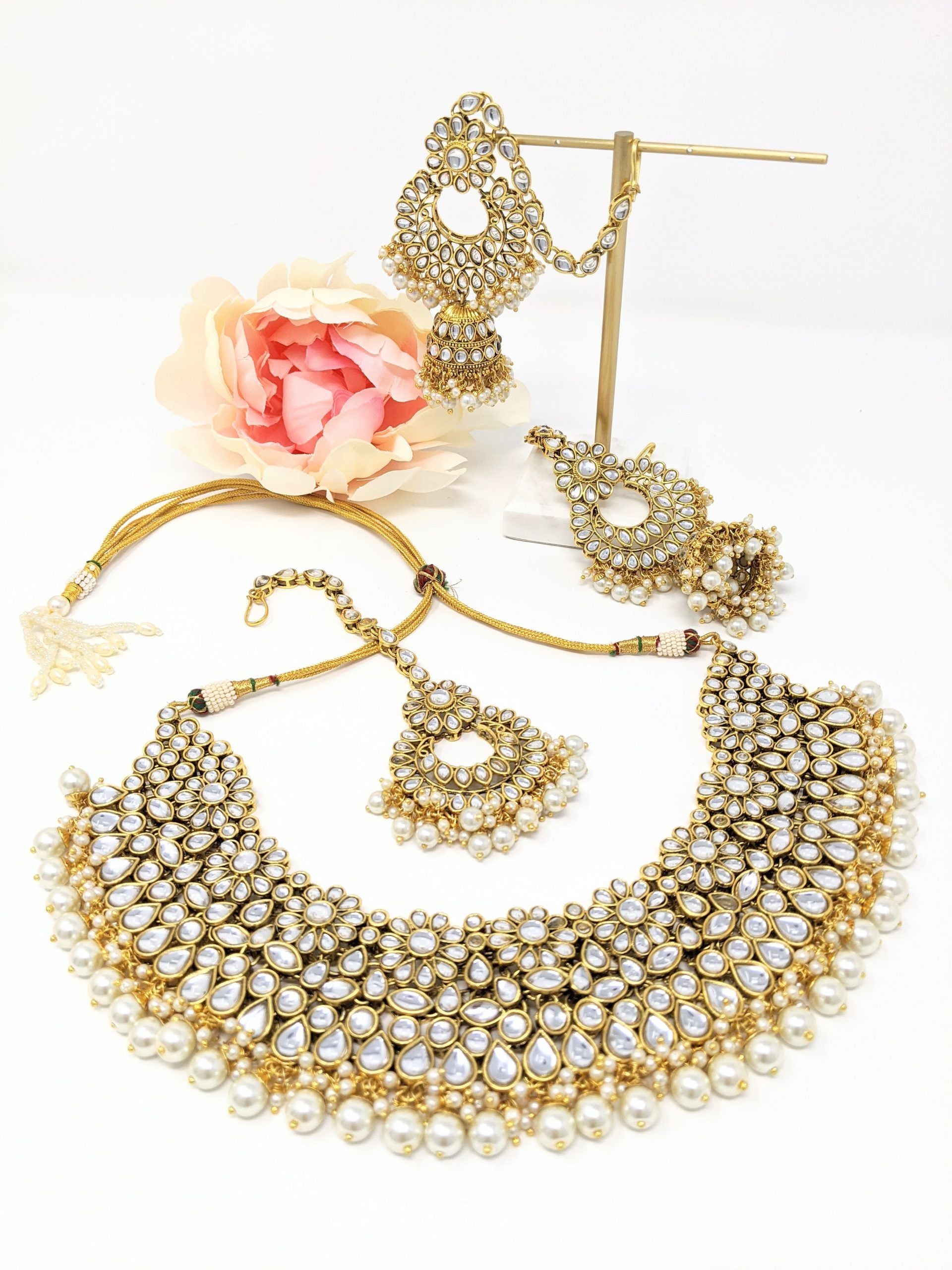 Mogra Kundan Necklace Set - Golden image