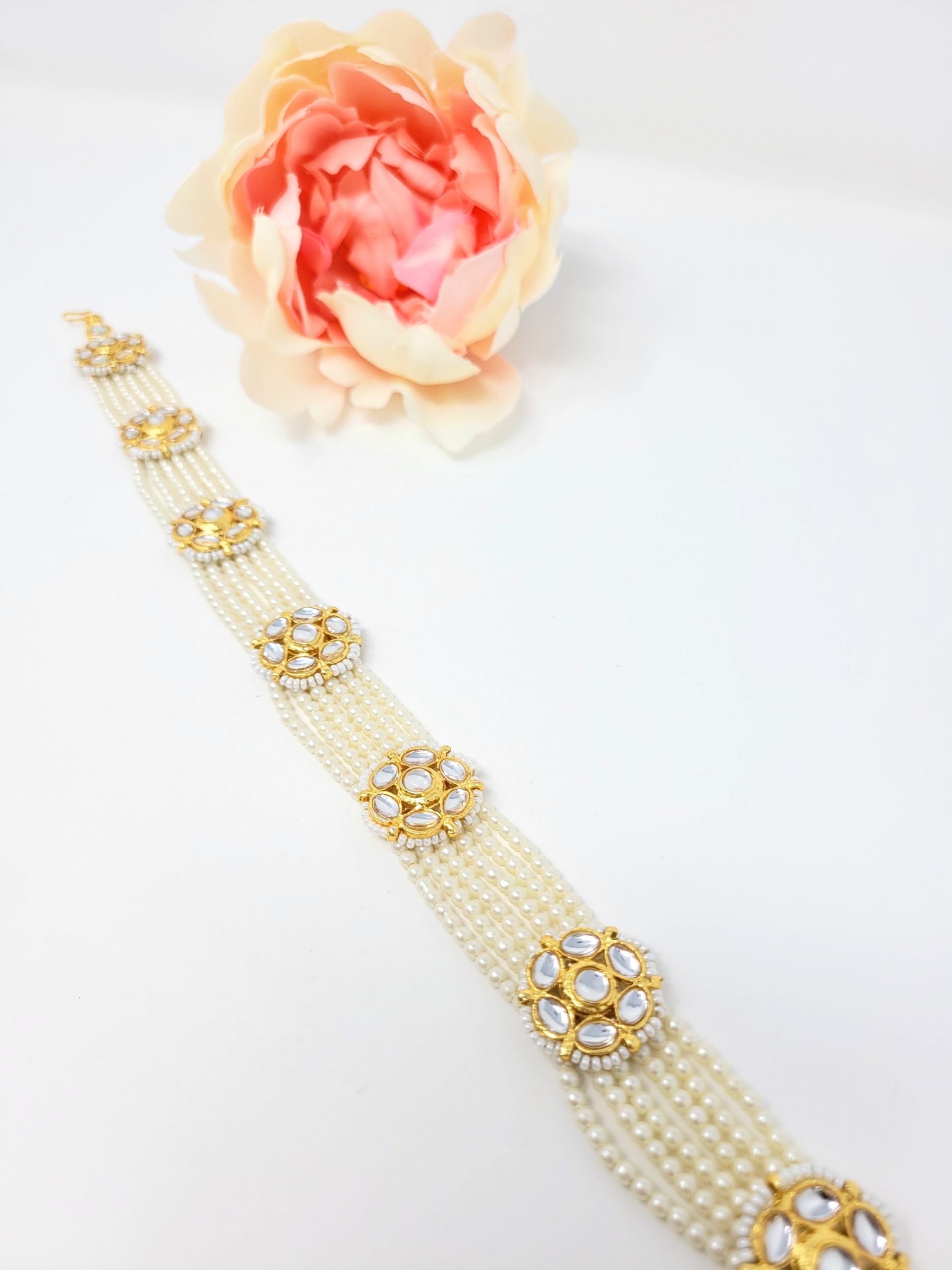 Golden Kundan and Beads Matha Patti image 0
