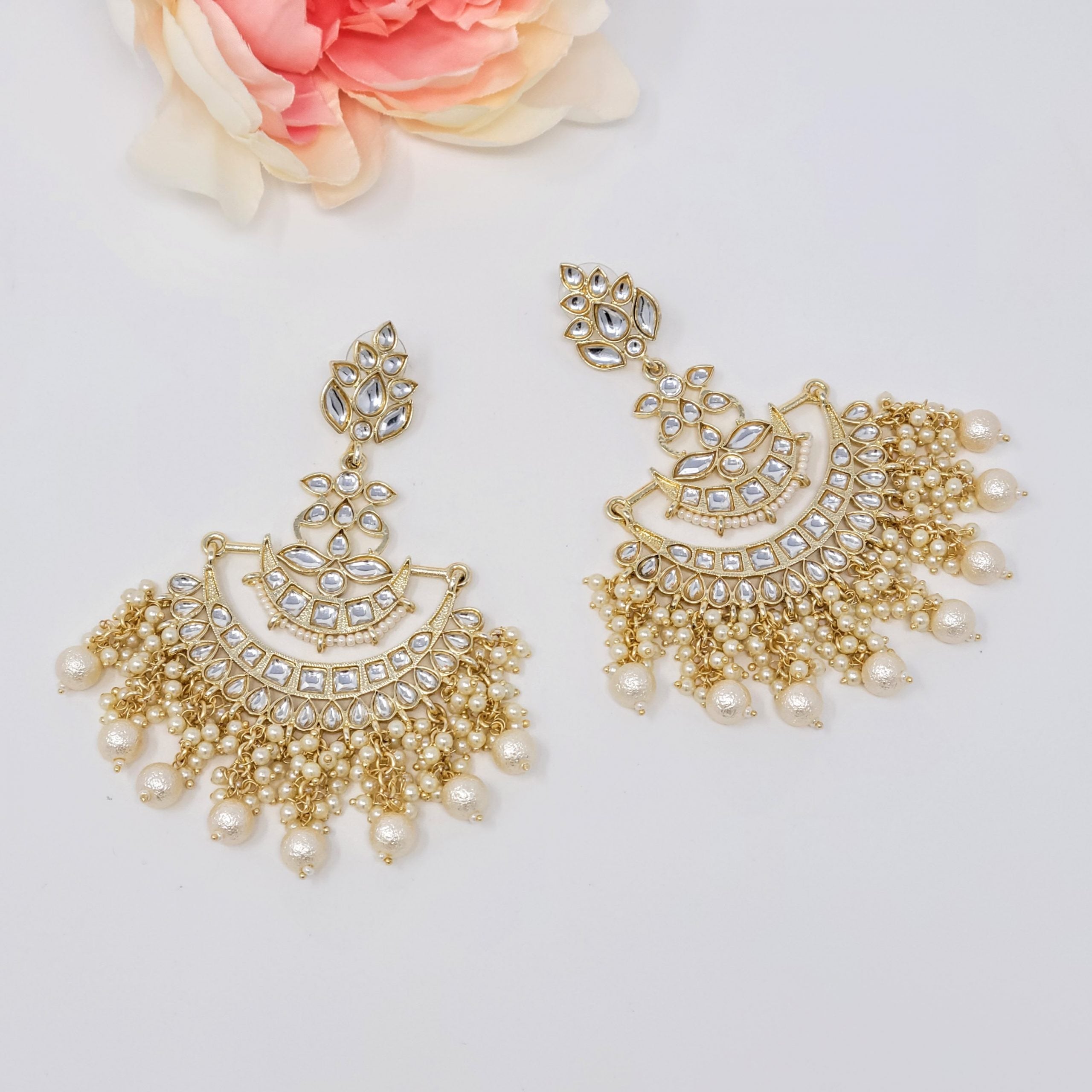 Pari Earrings image 1
