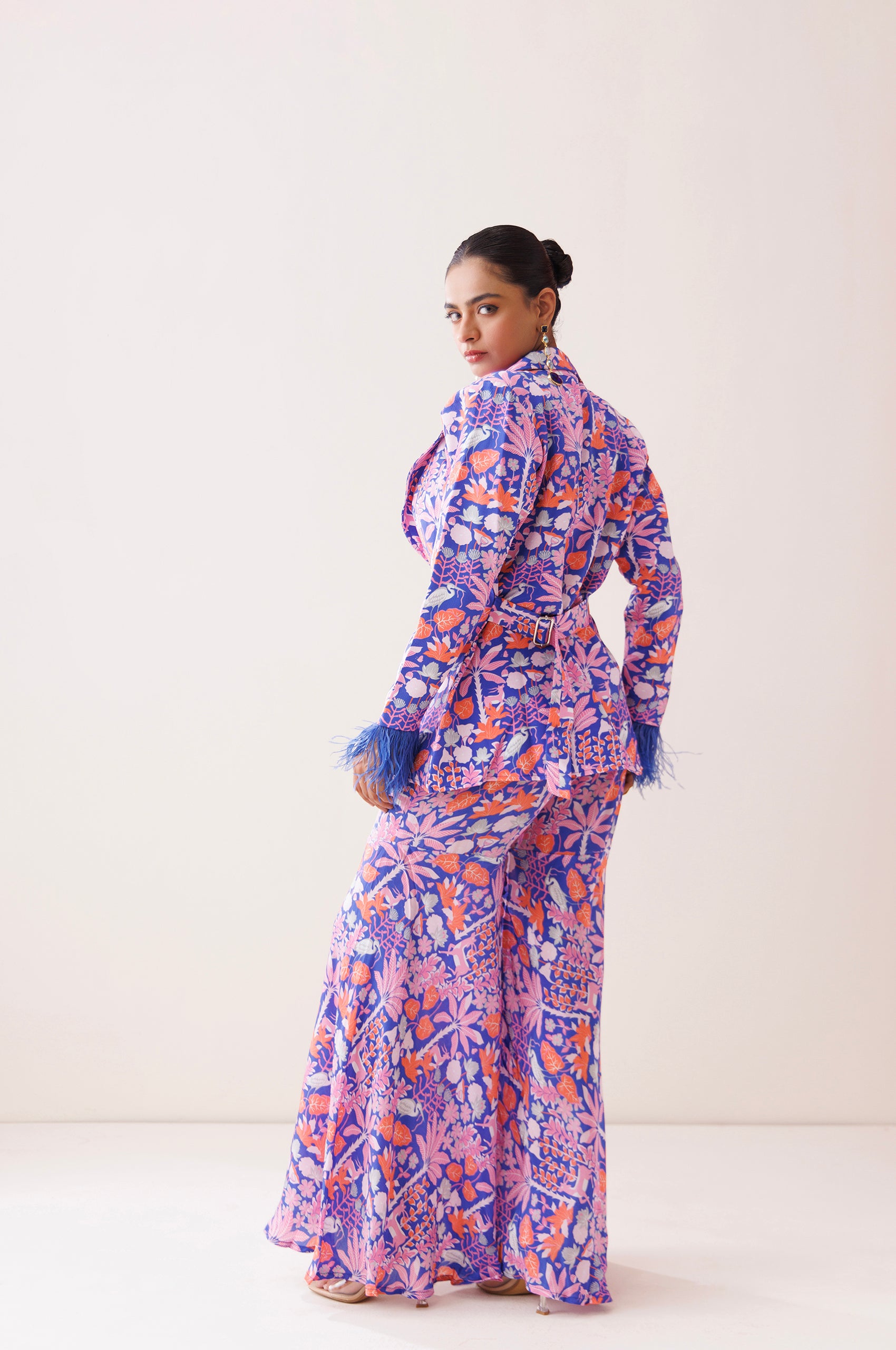 Saphire Power Suit image 8