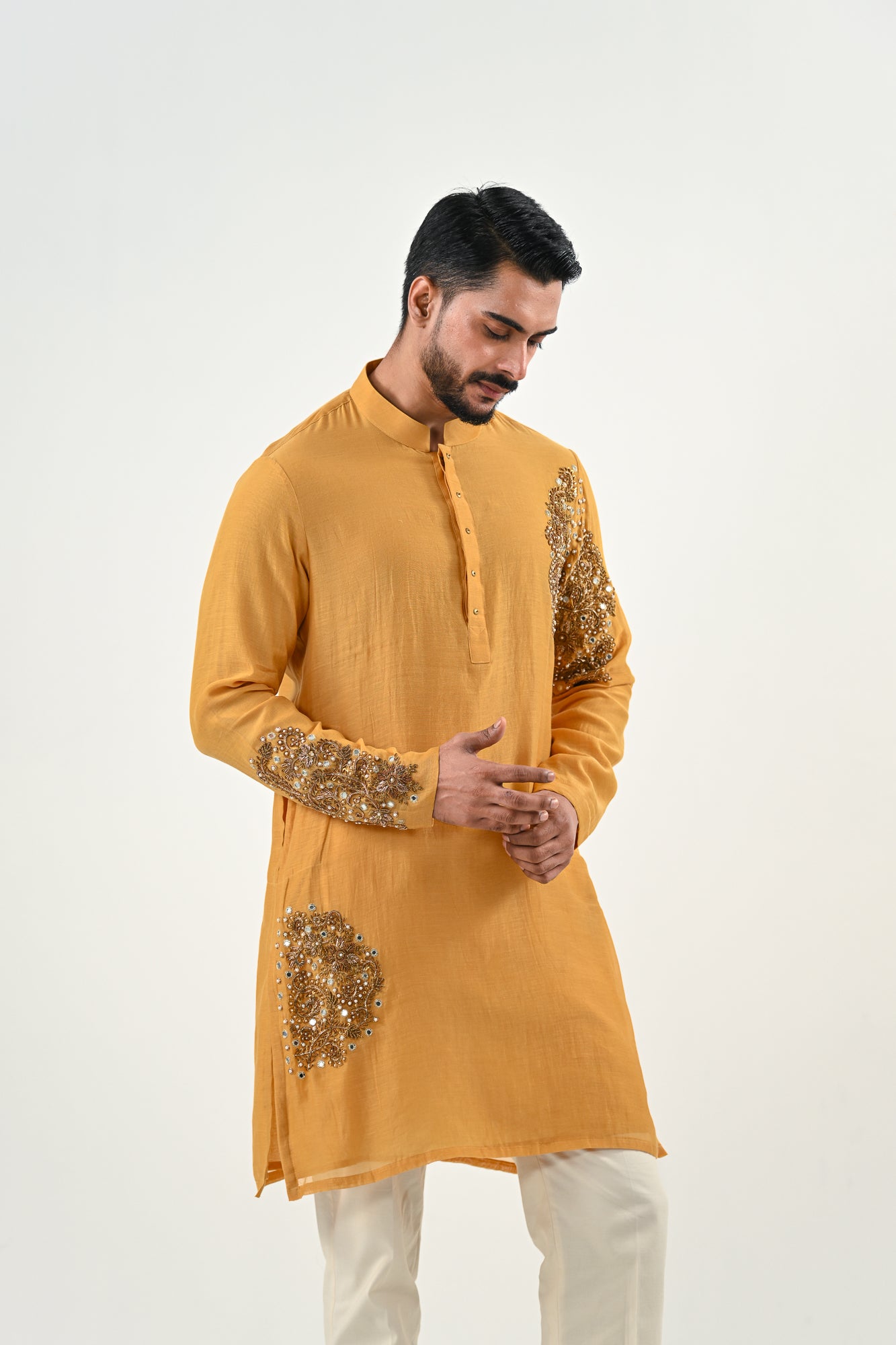 M EMBROIDERED KURTA SET image 3