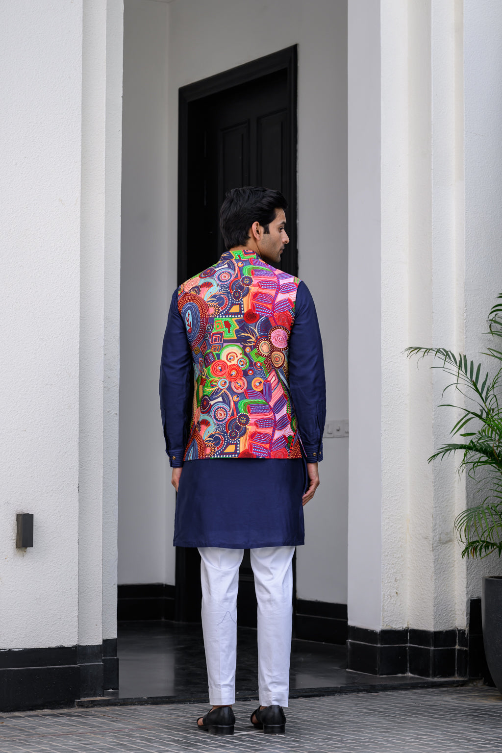 Iris Highligted Bundi Paired With Kurta and Pants image 6