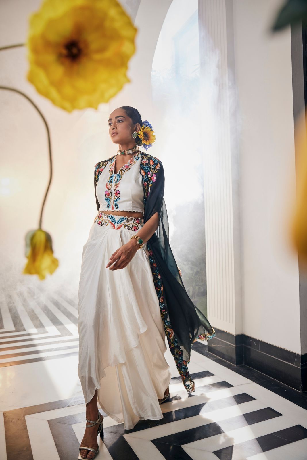 Black and White Cape Set image 0