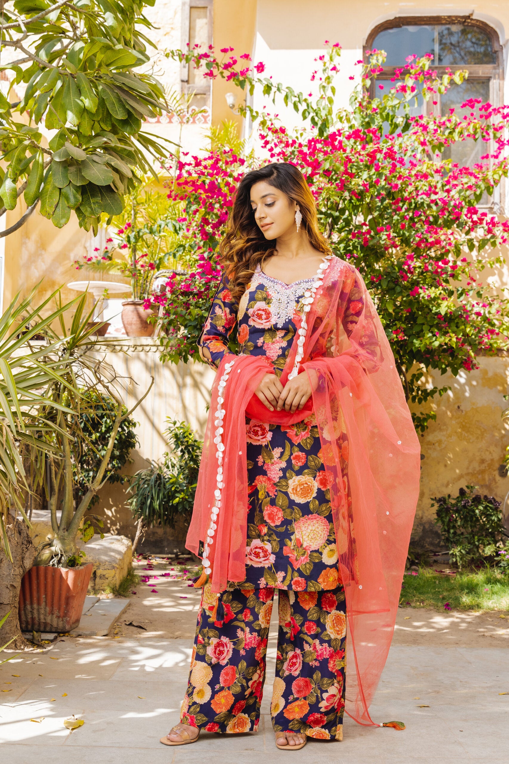 Floral Printed Kurta Set - L image