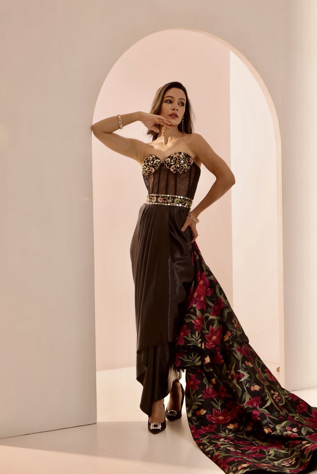 Zor Jacket and Gown Set image 4