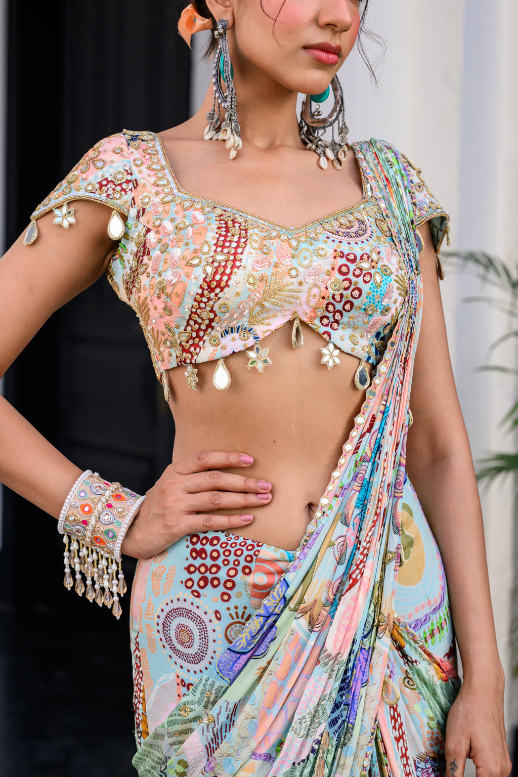 Gardenia Highlighted Saree Paidwan with Hand Work Mirror Blouse image 4