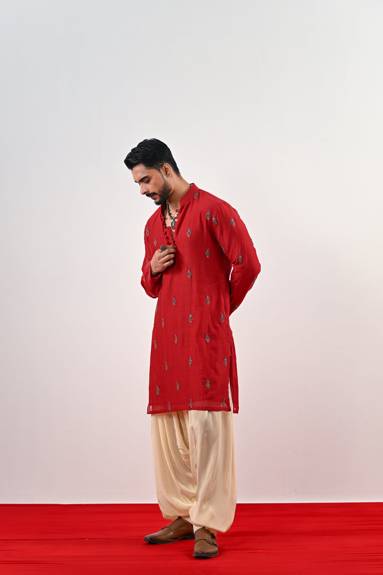 S EMBROIDERED KURTA SET WITH COWL PANTS image 3
