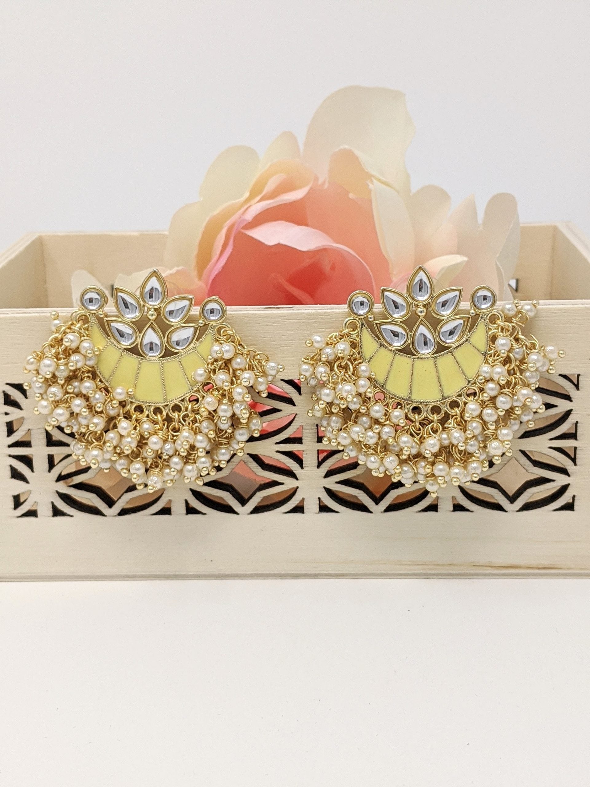 Luna Earring - Yellow image