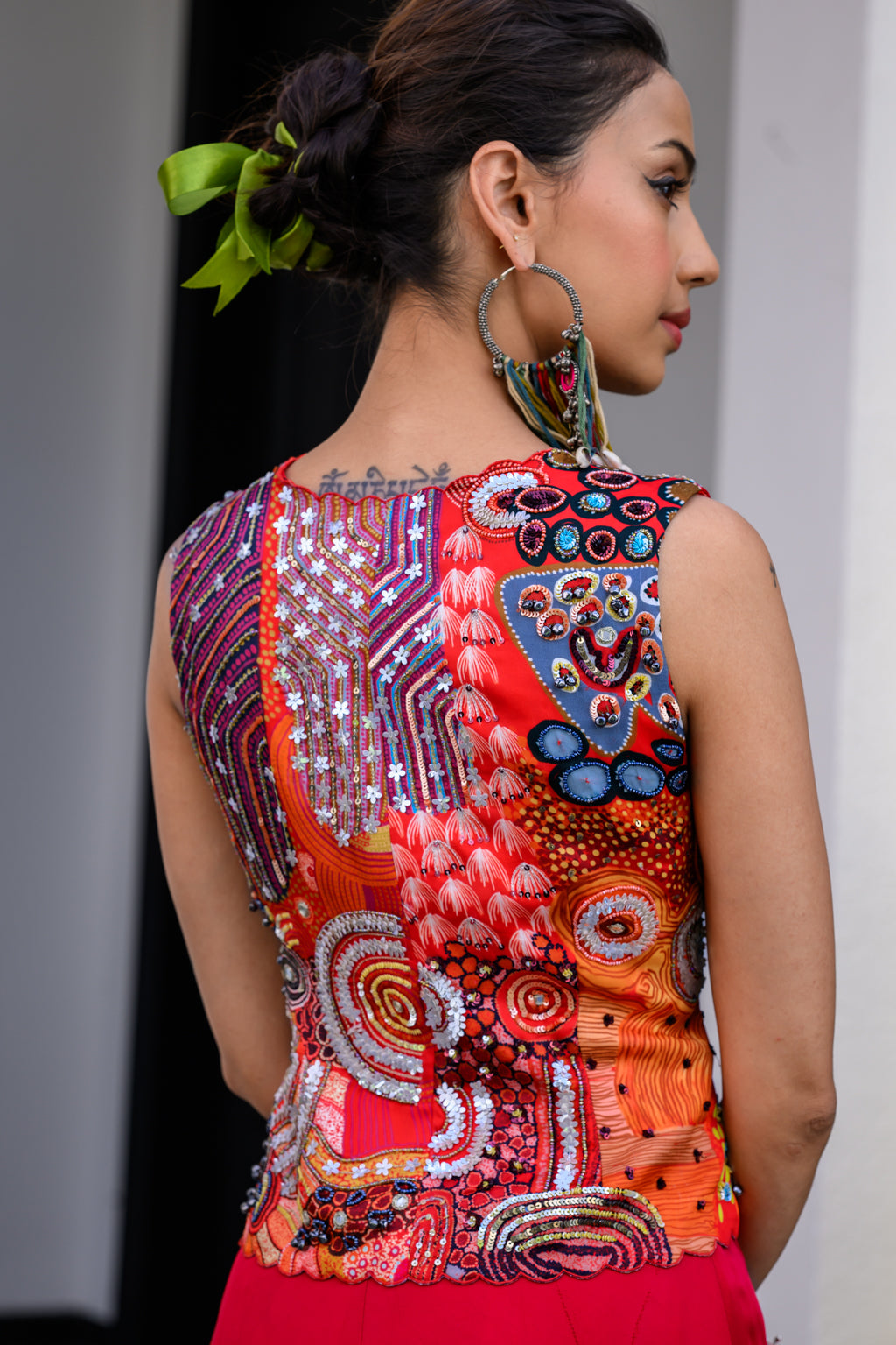 Dawn Highlighted Jacket And Dhoti Skirt Set And Highlighted Applique Cape image 3