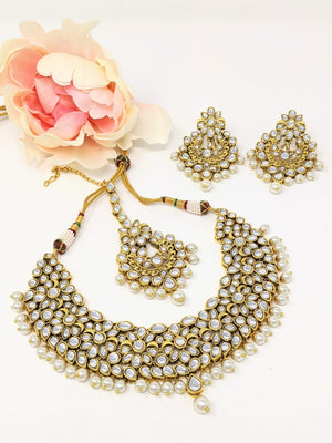 Muskaan Necklace Set - Golden image