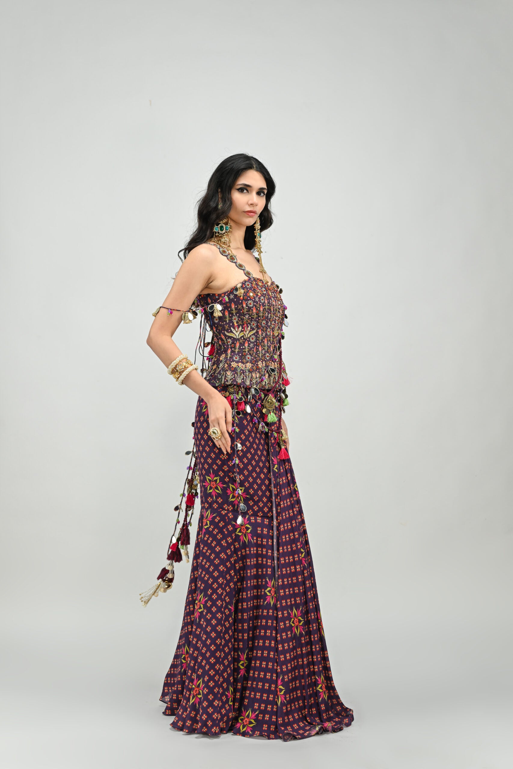 PLUM PRESTITCHED TASSEL SAREE PAIRED WITH BADLA EMBROIDERED PLUM CORSET image 4