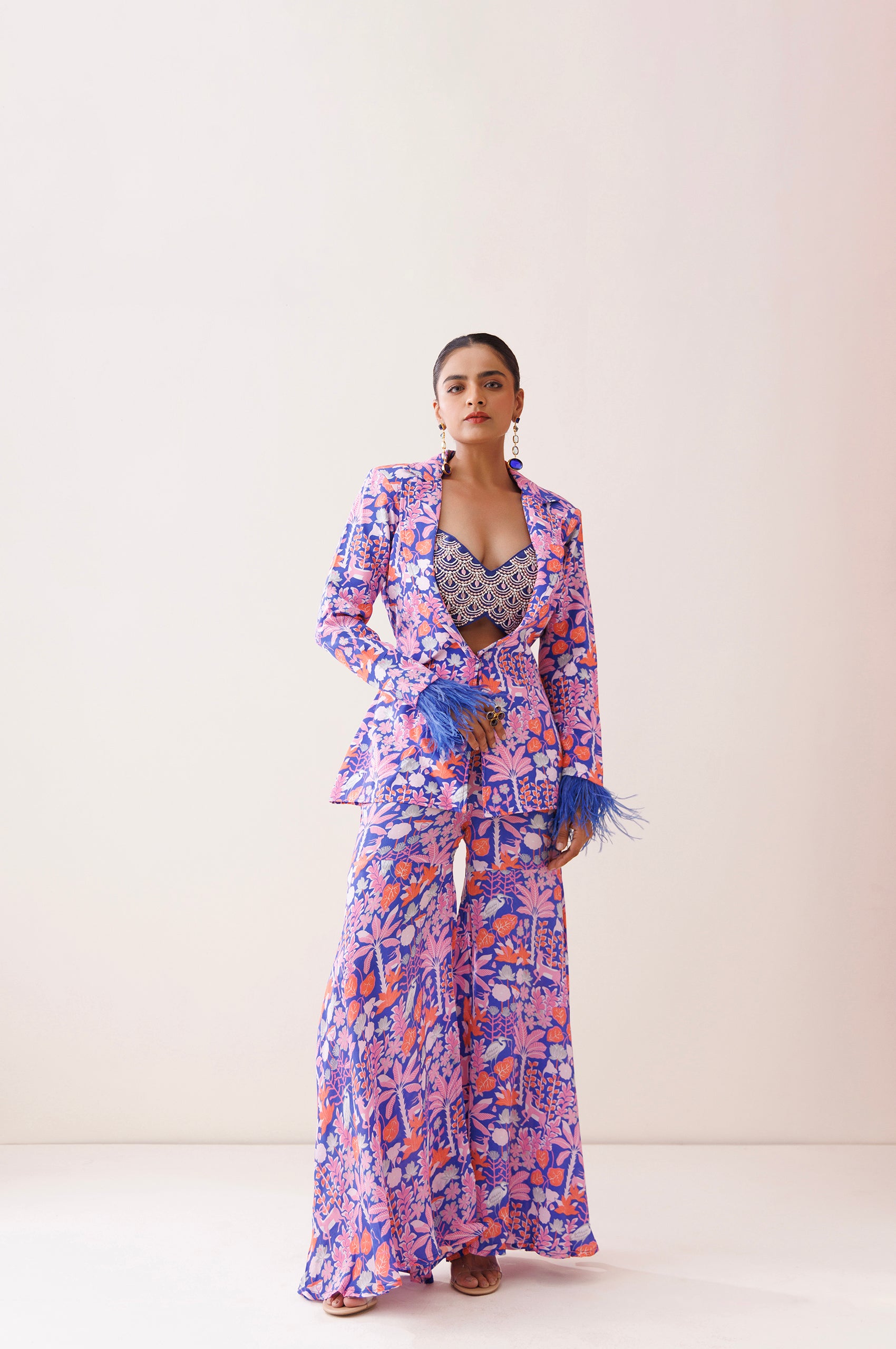 Saphire Power Suit - M image