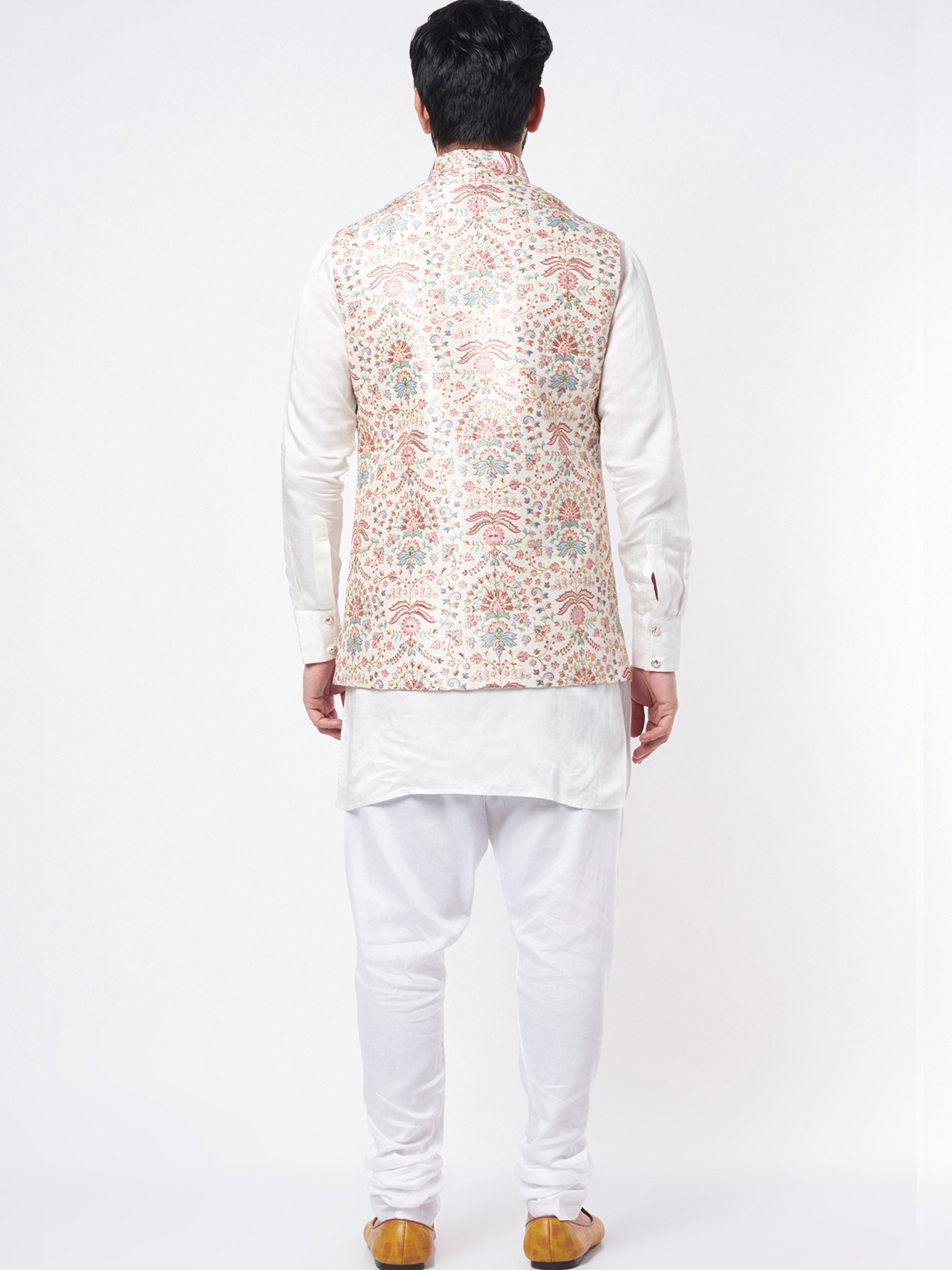 Floral Threadwork Bundi Jacket Set image 2