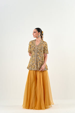 M FLARED PANT EMBROIDERED PEPLUM TOP image 3