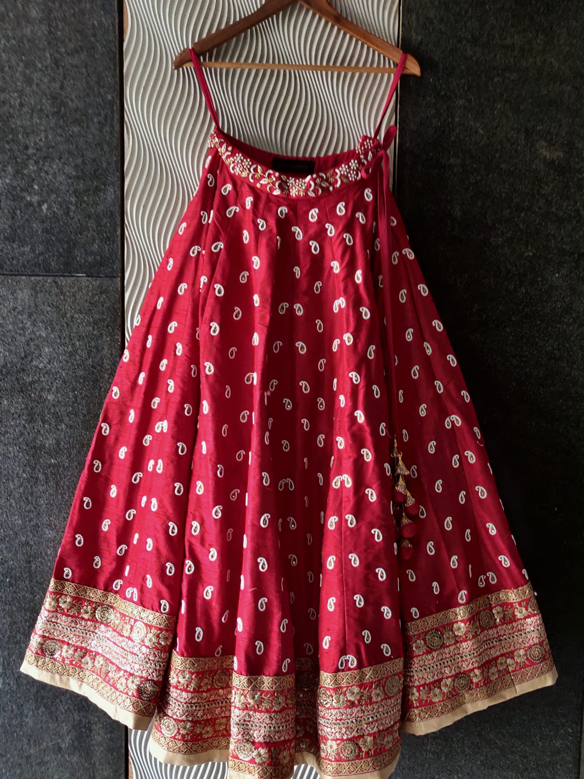 Red Bridal Paisley Work Lehenga image 3