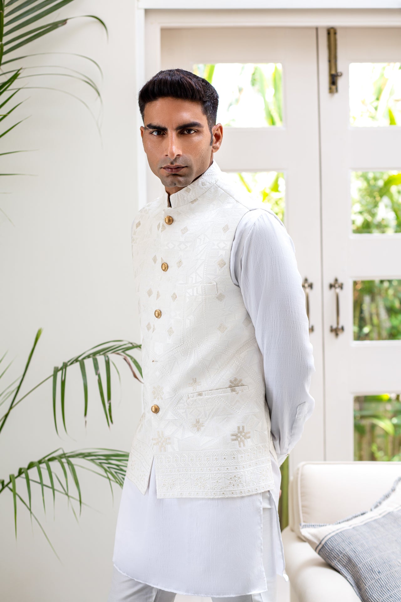 Lucknowi Embroidered Bundi Jacket image 1