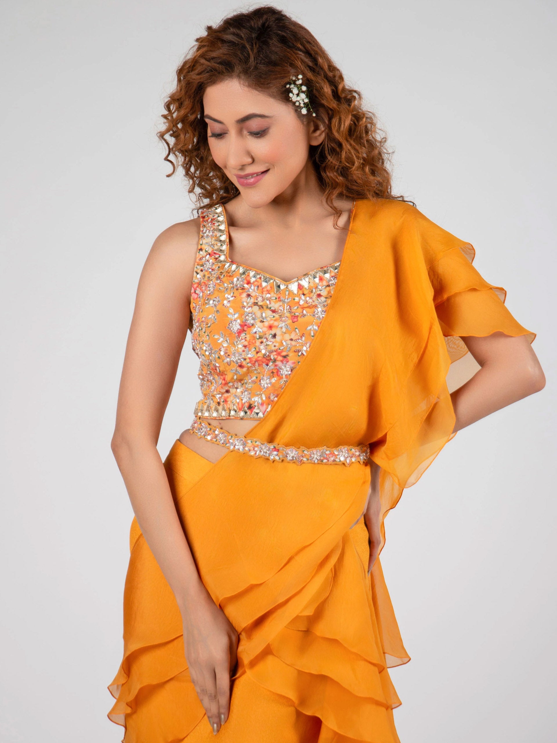 Pre Drape Yellow Saree Set image 2