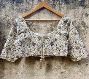 Ivory and Lavender Embroidered Saree image 4
