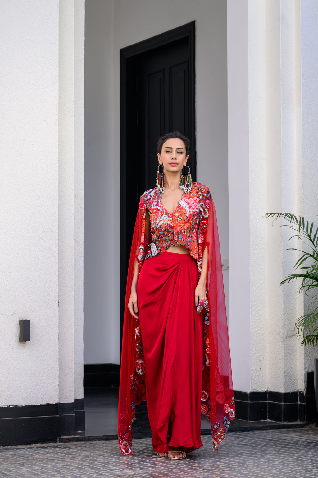 Dawn Highlighted Jacket And Dhoti Skirt Set And Highlighted Applique Cape - L image