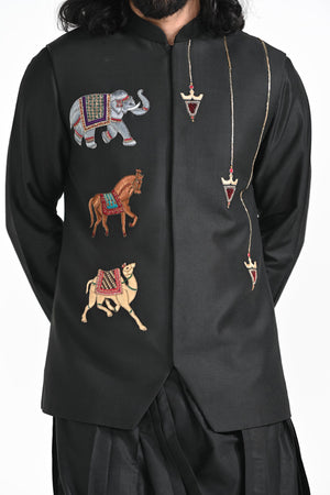 Rajasthani Trotting Animals Nehru With Cowl Hem Drape Kurta Set image 3