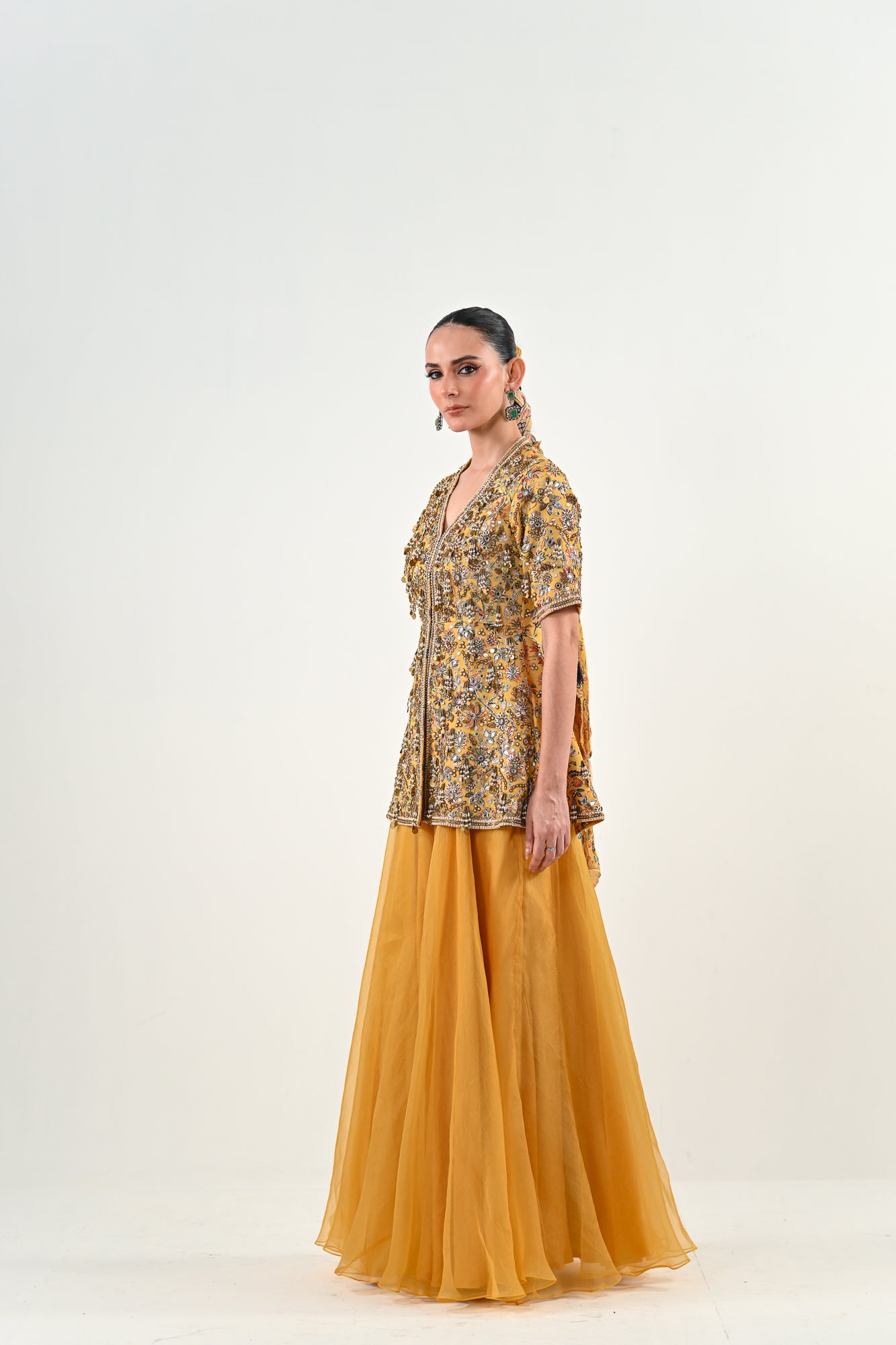 M FLARED PANT EMBROIDERED PEPLUM TOP image 4