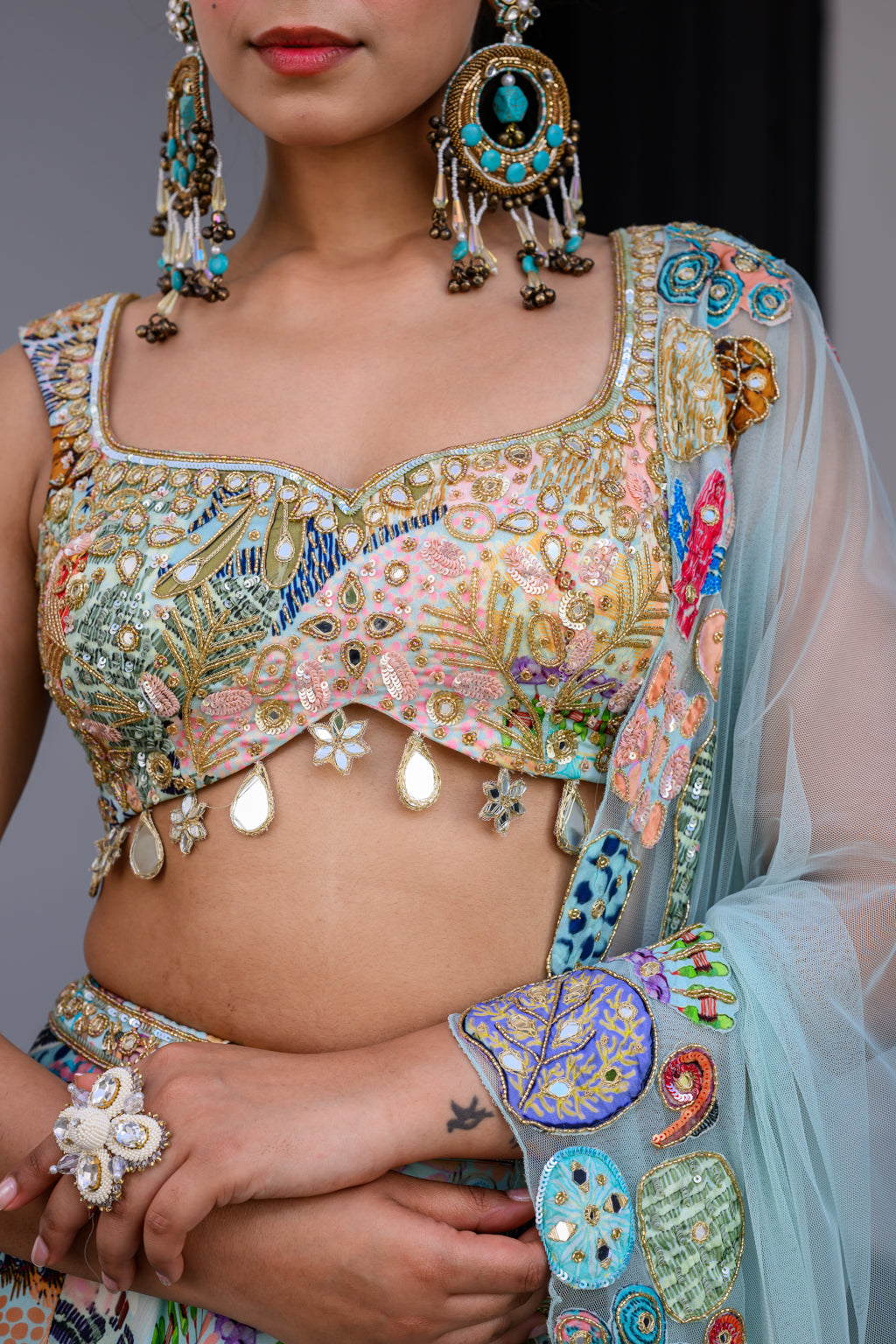 Gardenia Highlighted Lehenga Set Paidawn With Highlighted Blouse And Applique Dupatta image 3