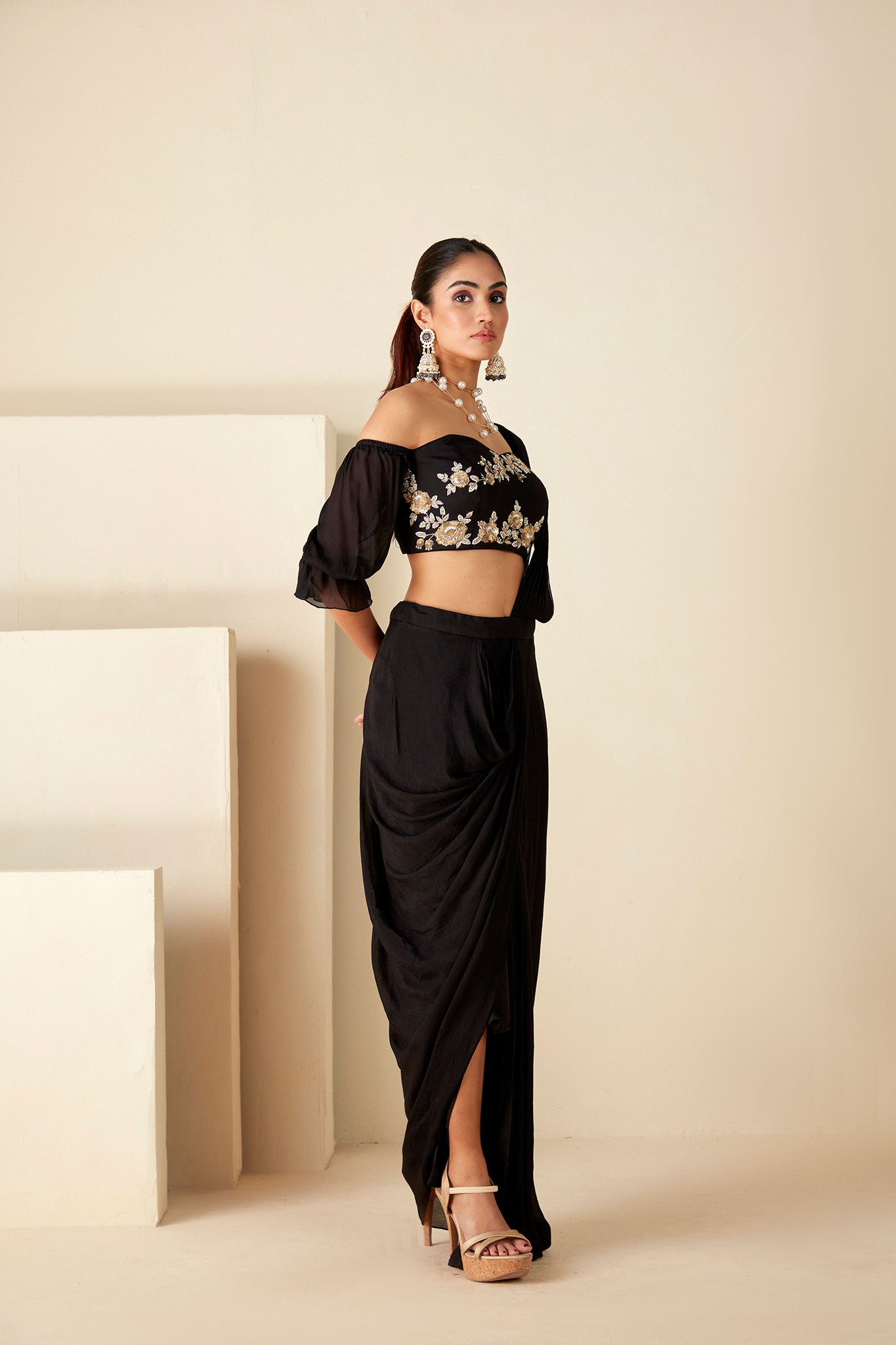 Off-Shoulder Zardosi Detail Cocktail Saree image 3