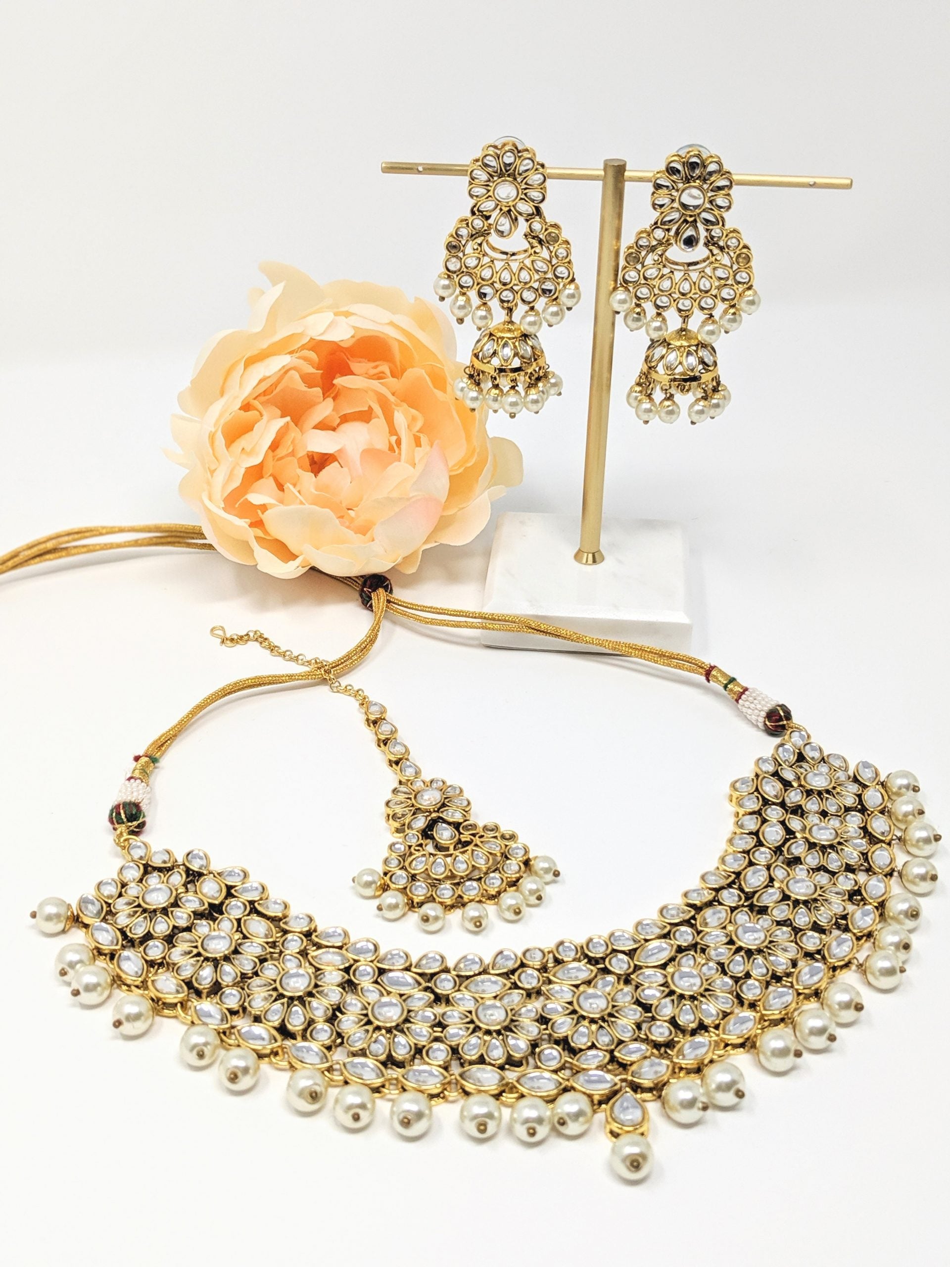 Golden Menka Necklace Set image 0
