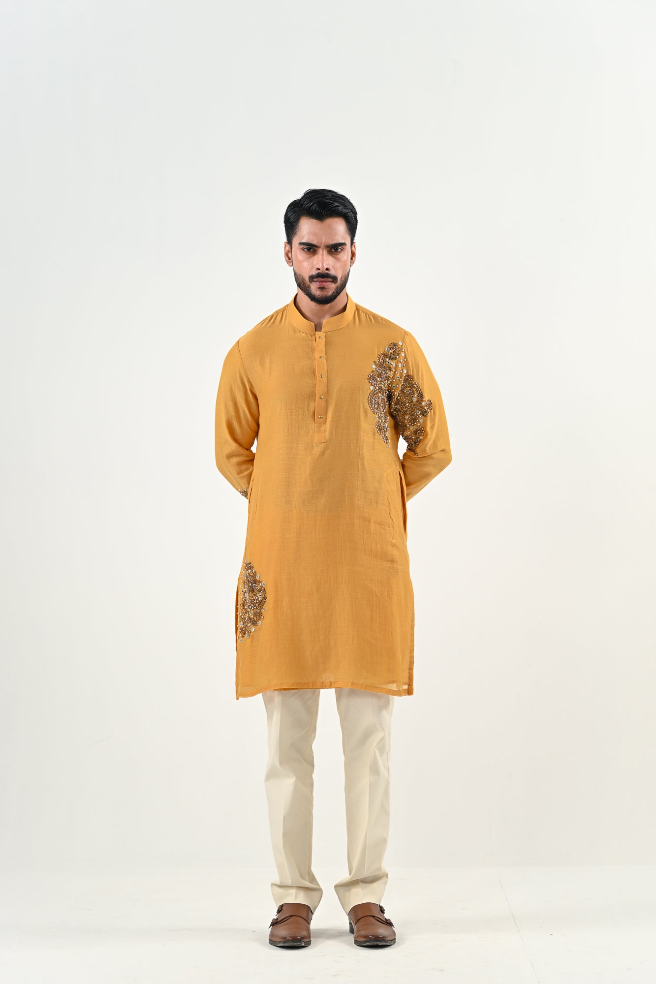 M EMBROIDERED KURTA SET image 2