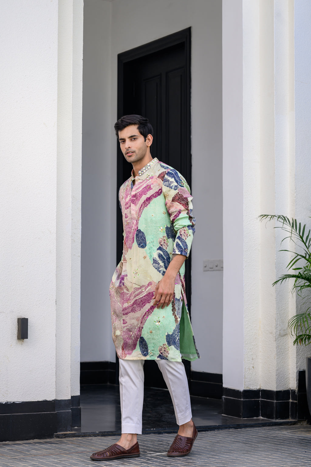 Eden Highlighted Kurta Paidawn With White Pants - Custom image