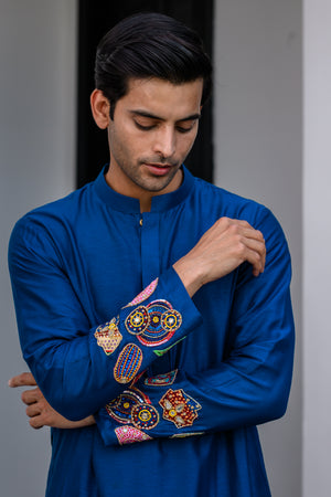 Iris Highlighted Applique Kurta Paired with White Pants image 3